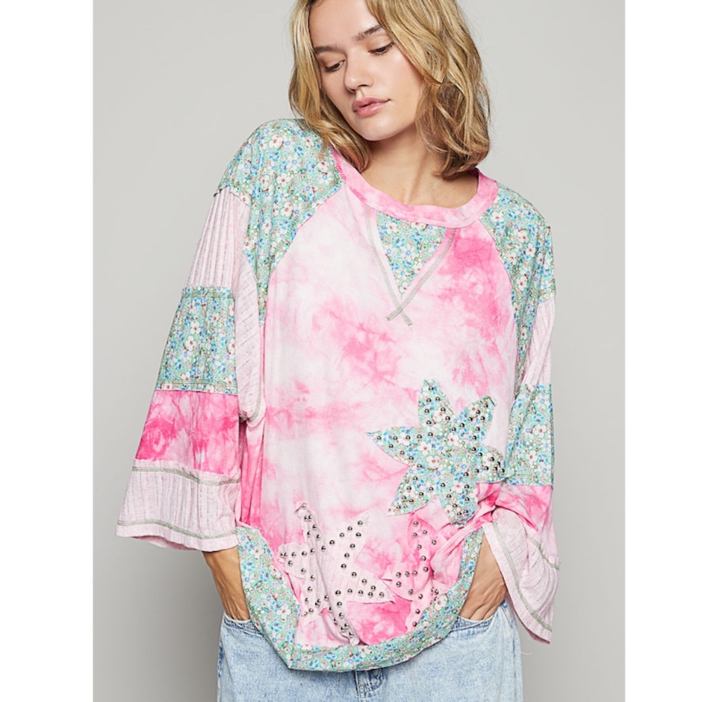 POL “The Kimberly" Pink Tie Dye Star Stud 3/4 Sleeve Top together with gift 🎁